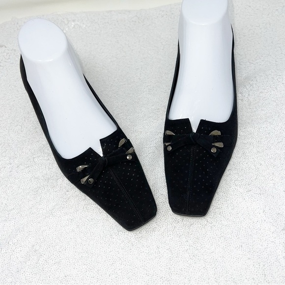 Stuart Weitzman Suede perforated kitten heel shoes size 9 women's - Picture 11 of 16